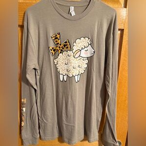 Women’s Gray Sheep Graphic Long Sleeve Shirt NWOT